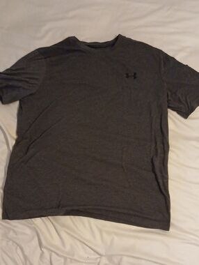 Under Armour Men's Dark Gray Heather Short Sleeve Performance Tee